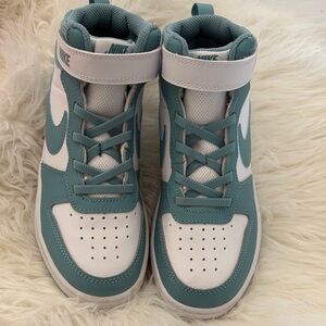 Nike Kids Sneakers - Teal and White